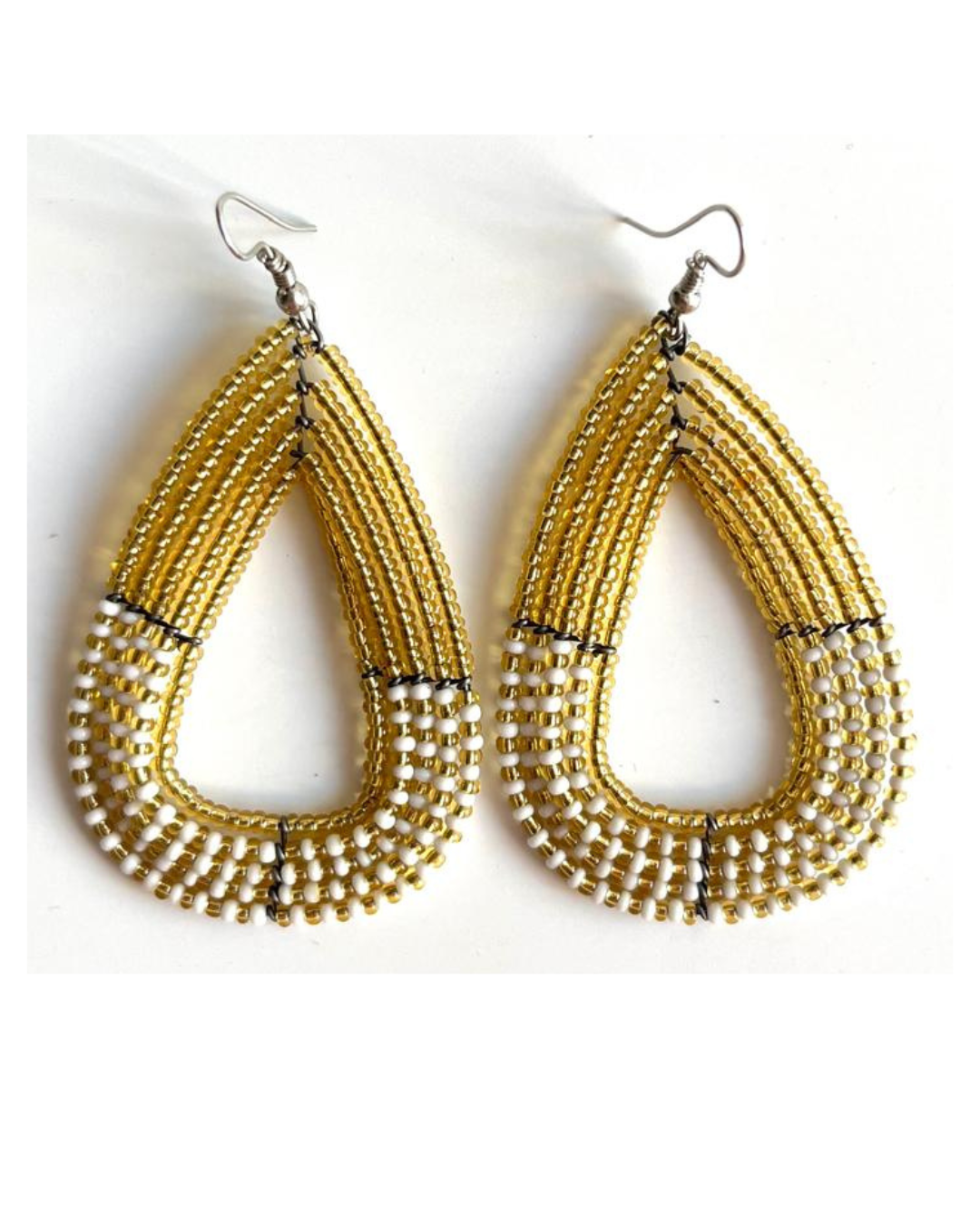Brincos Maasai - Gota - Ouro - Branco