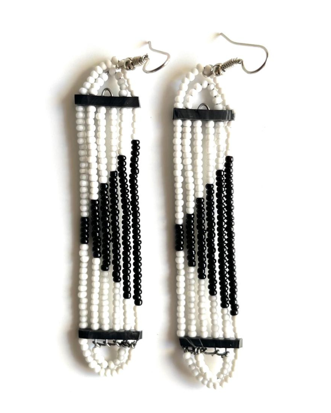 Brincos Maasai - Preto-Branco
