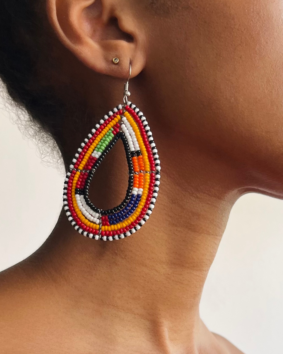 Brincos Tradicionais Maasai - Gota - Preto