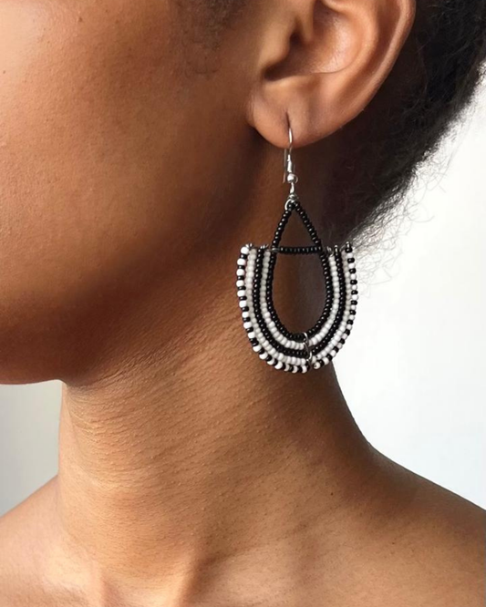 Brincos Maasai - Cesta - Preto - Branco