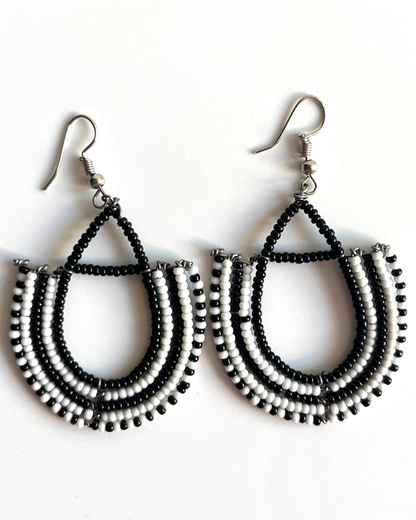 Brincos Maasai - Cesta - Preto - Branco