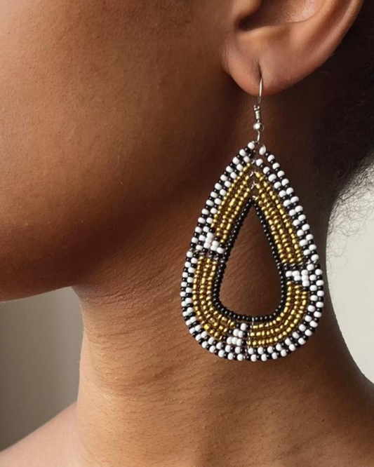 Brincos Maasai - Gota - Ouro - Preto